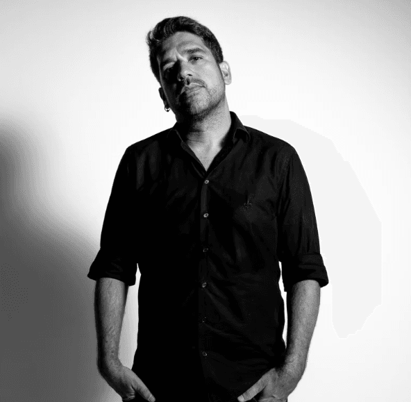 Wilson Sideral canta e toca Cazuza, Lulu Santos, Pitty e Renato Russo no álbum Tropical blues 3 | G1